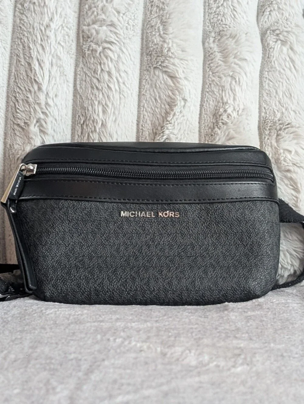 Michael Kors Men's Black Crossbody Belt Bag - Picture 1 of 7